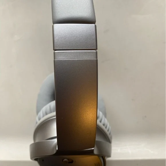 Bose QuietComfort 35 Series I Wireless Noise-Cancelling Headphones
